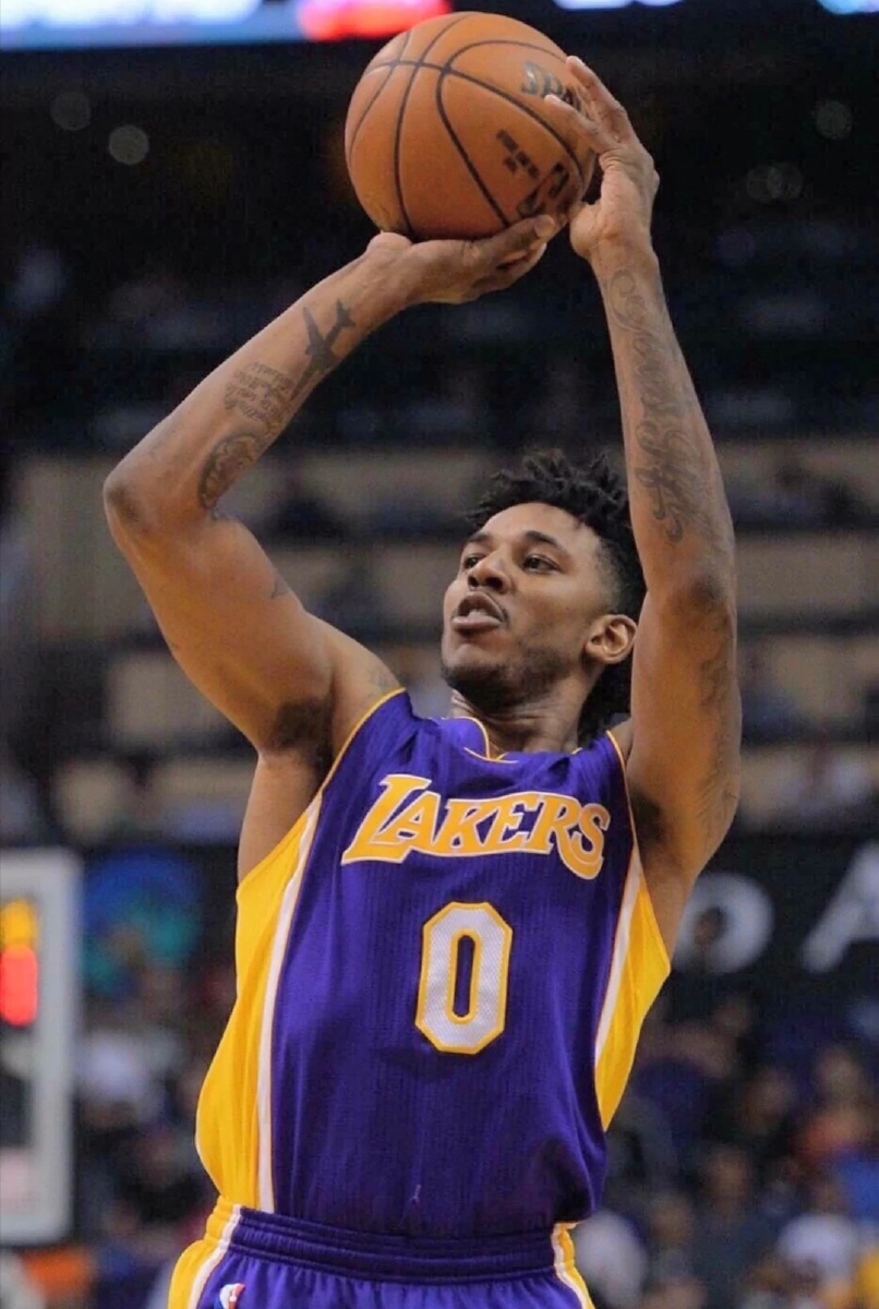 与其说是高 与其说是高