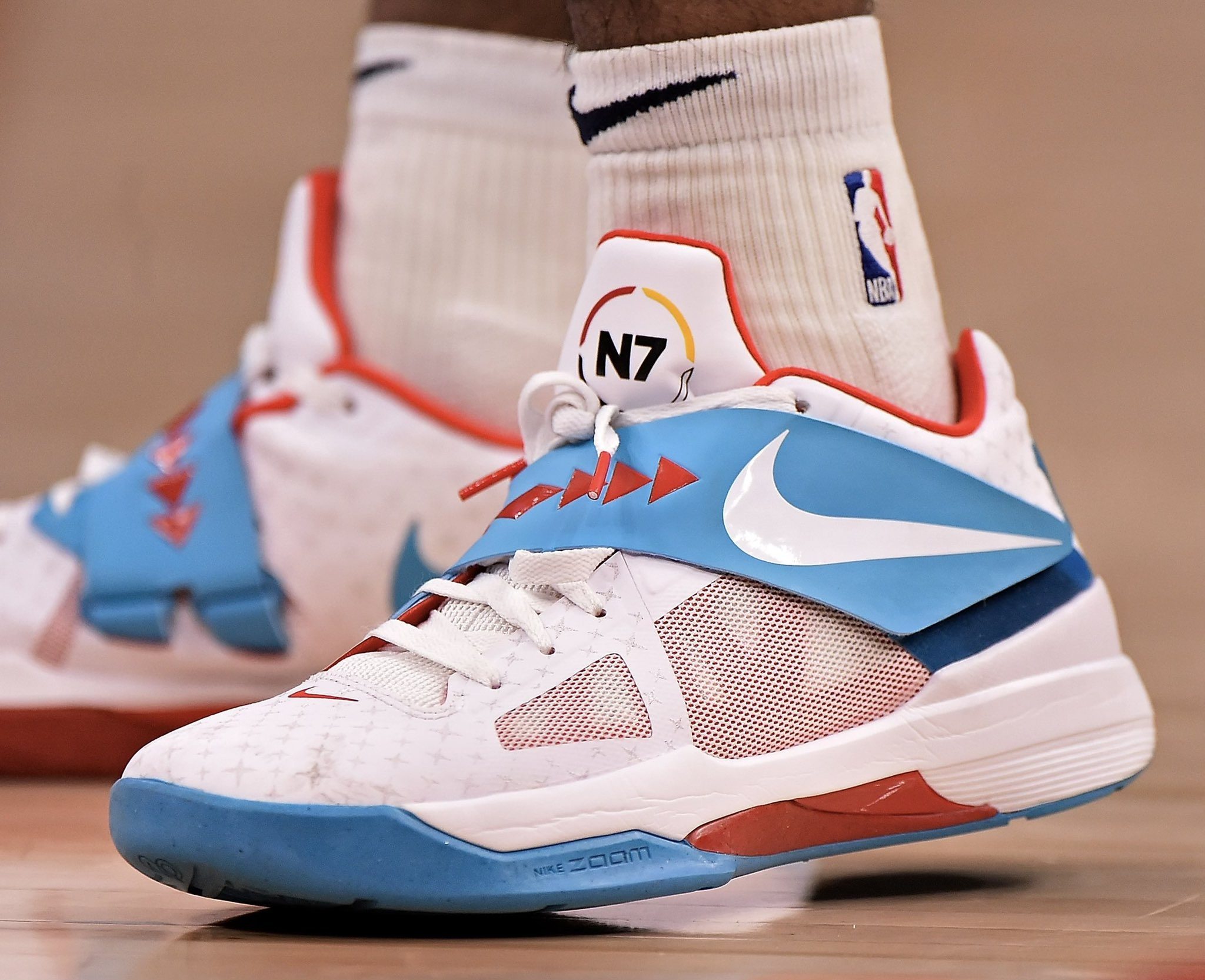 有上限的 有上限的